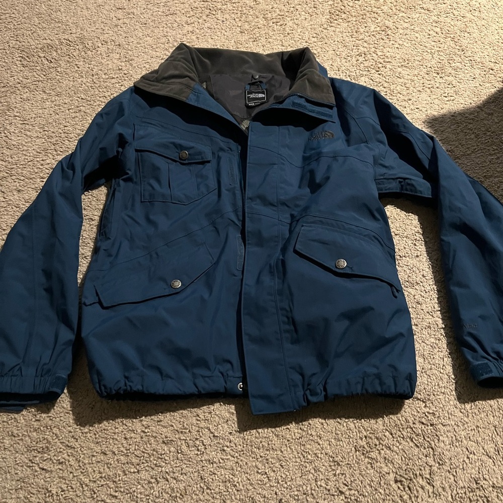 The North Face HyVent Rain Jacket Hiking outdoorsy adventure utility Gorpcore M